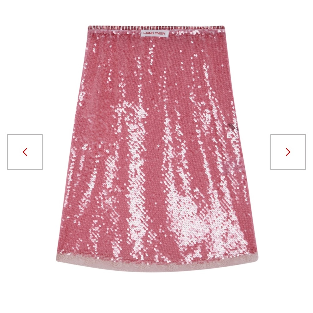 Camilo´s Skirt Handover